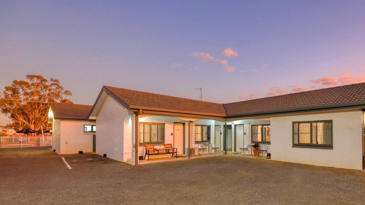 Parkes Federation Motel Exteriér fotografie